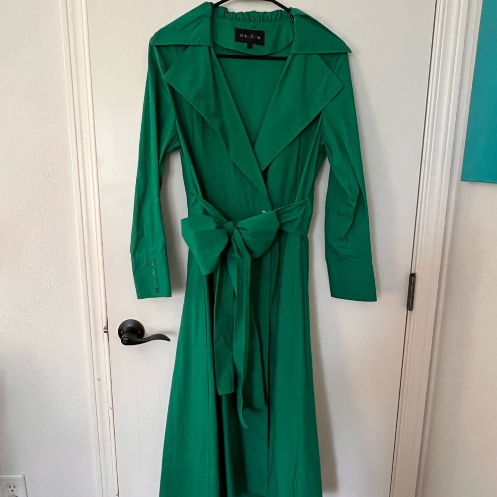 Retro 50’s dress can be worn as a light over coat as well
